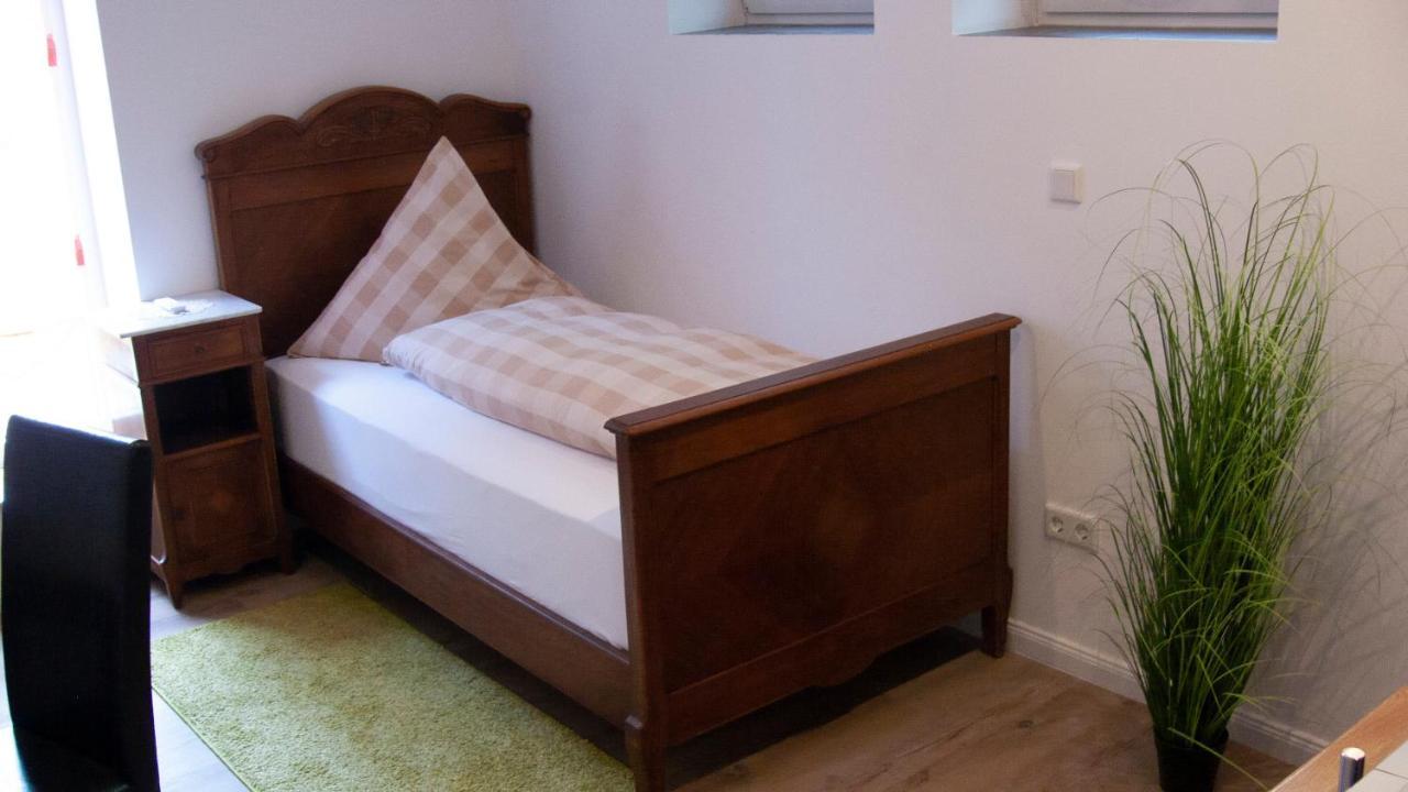 Apartmenthaus "Zum Birnbaum" Rosstal Екстериор снимка